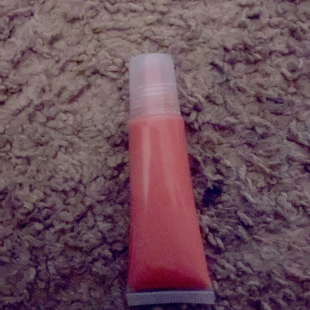 I made a lip gloss to make money brand new has not been used